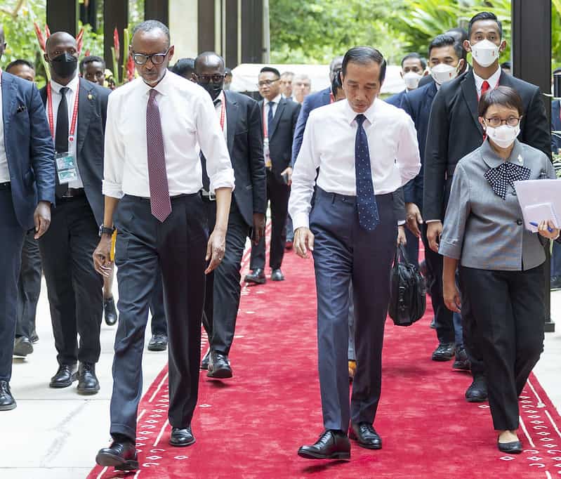 AMAFOTO: Perezida Kagame Na Perezida Wa Indonesia Batembereye ...