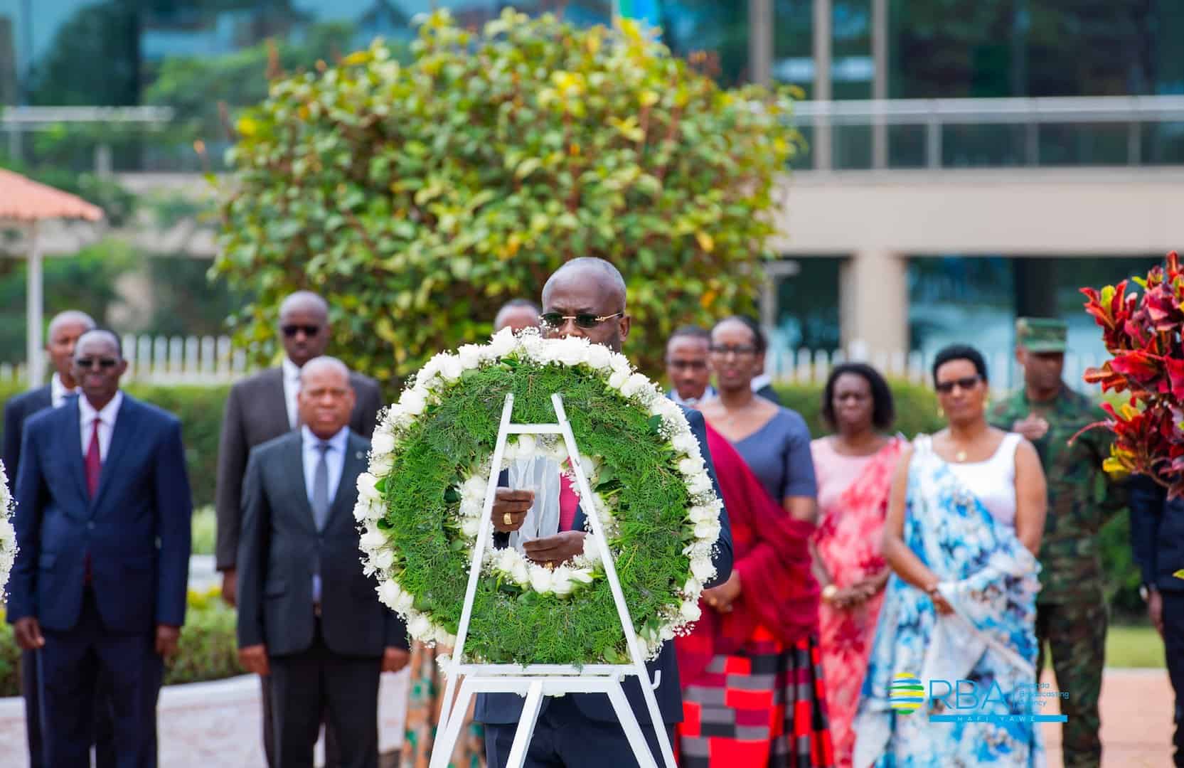 Perezida Kagame Na Madamu Bahaye Icyubahiro Intwari Z’u Rwanda Zitanze ...