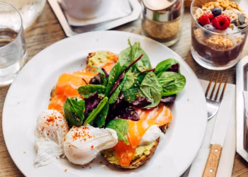 Easy foods that help your brain stay healthy and active