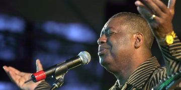 Umunyamerika Ron Kenoly wamamaye mu muziki wa Gospel yitabye Imana